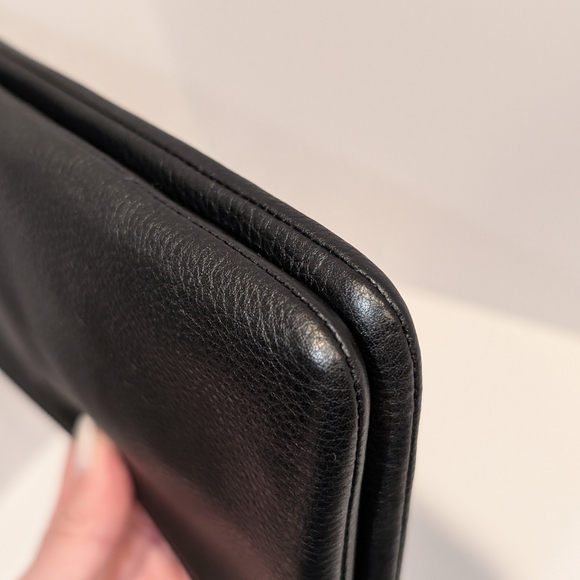 Coach Black Leather Wristlet with Double Gold Zipper - GUC - Picture 9 of 13